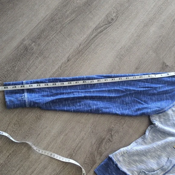 Authentic Seattle Mariners Zip-up - Picture 7 of 8